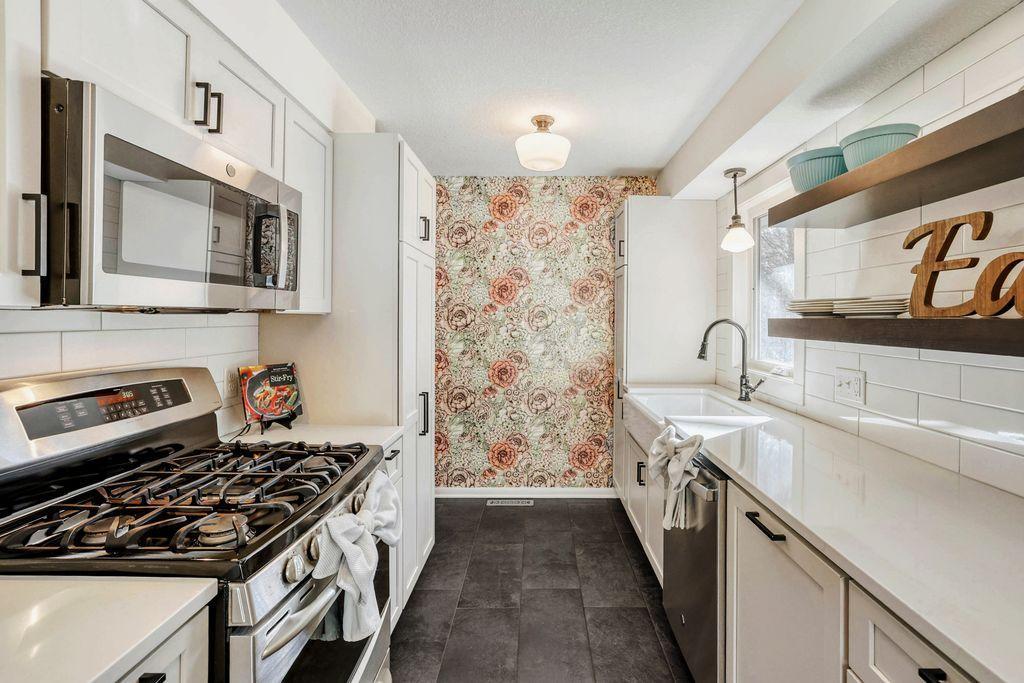 2300 Ford Road Minnetonka, MN 55305 - Photo 8 of 30