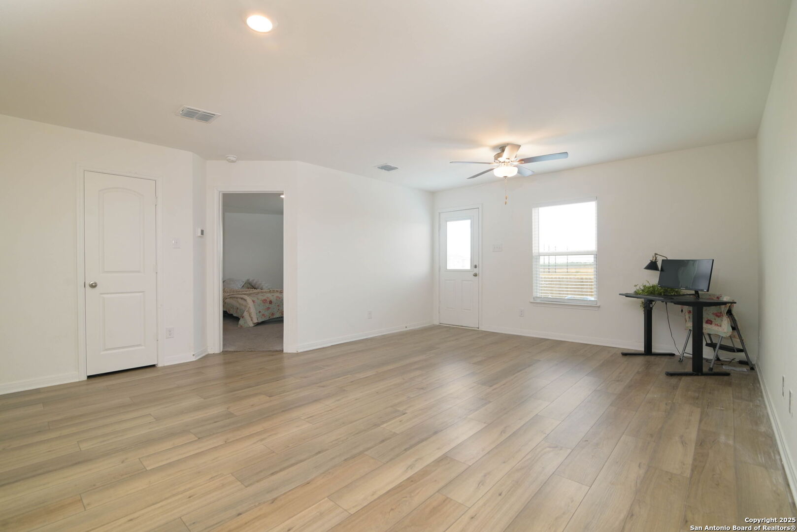 10954 Delight Grove Converse, TX 78109 - Photo 8 of 19