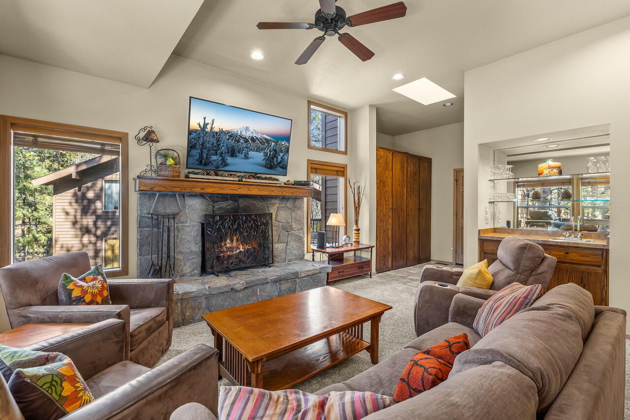 57379 Beaver Ridge Loop, Unit 30D2 Sunriver, OR 97707 - Photo 5 of 22 57379 Beaver Ridge #5