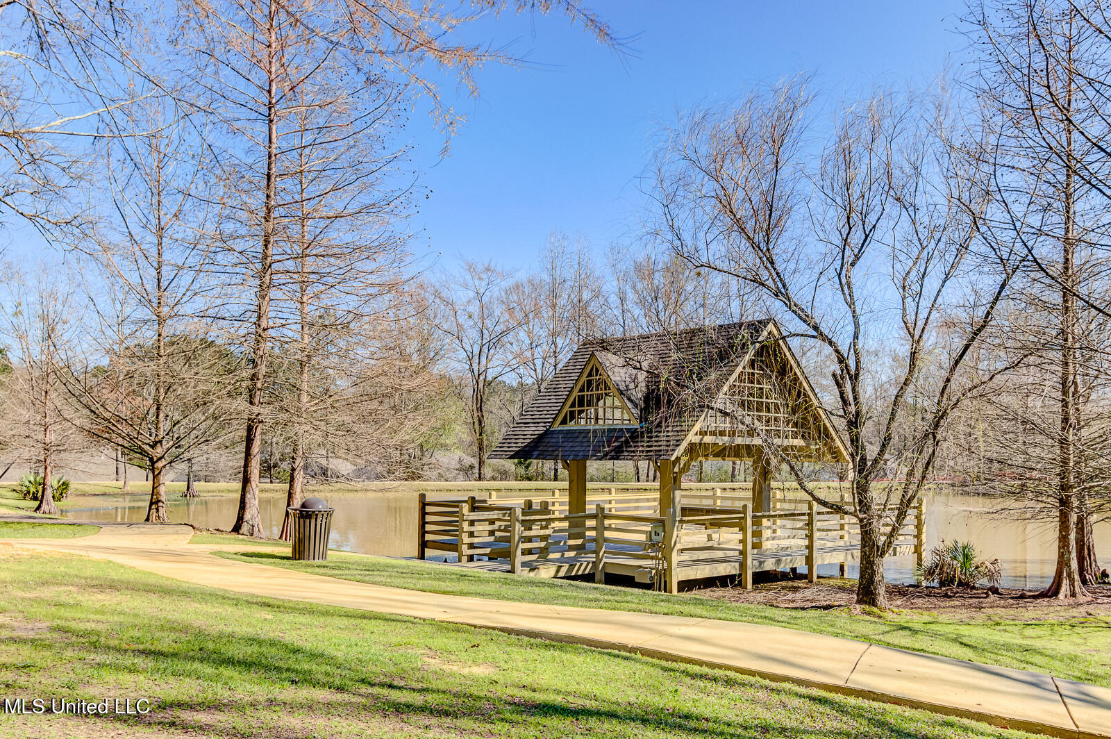 127 Rockbridge Crossing Clinton, MS 39056 - Photo 54 of 55 Bruenburg Community Lake and Deck House