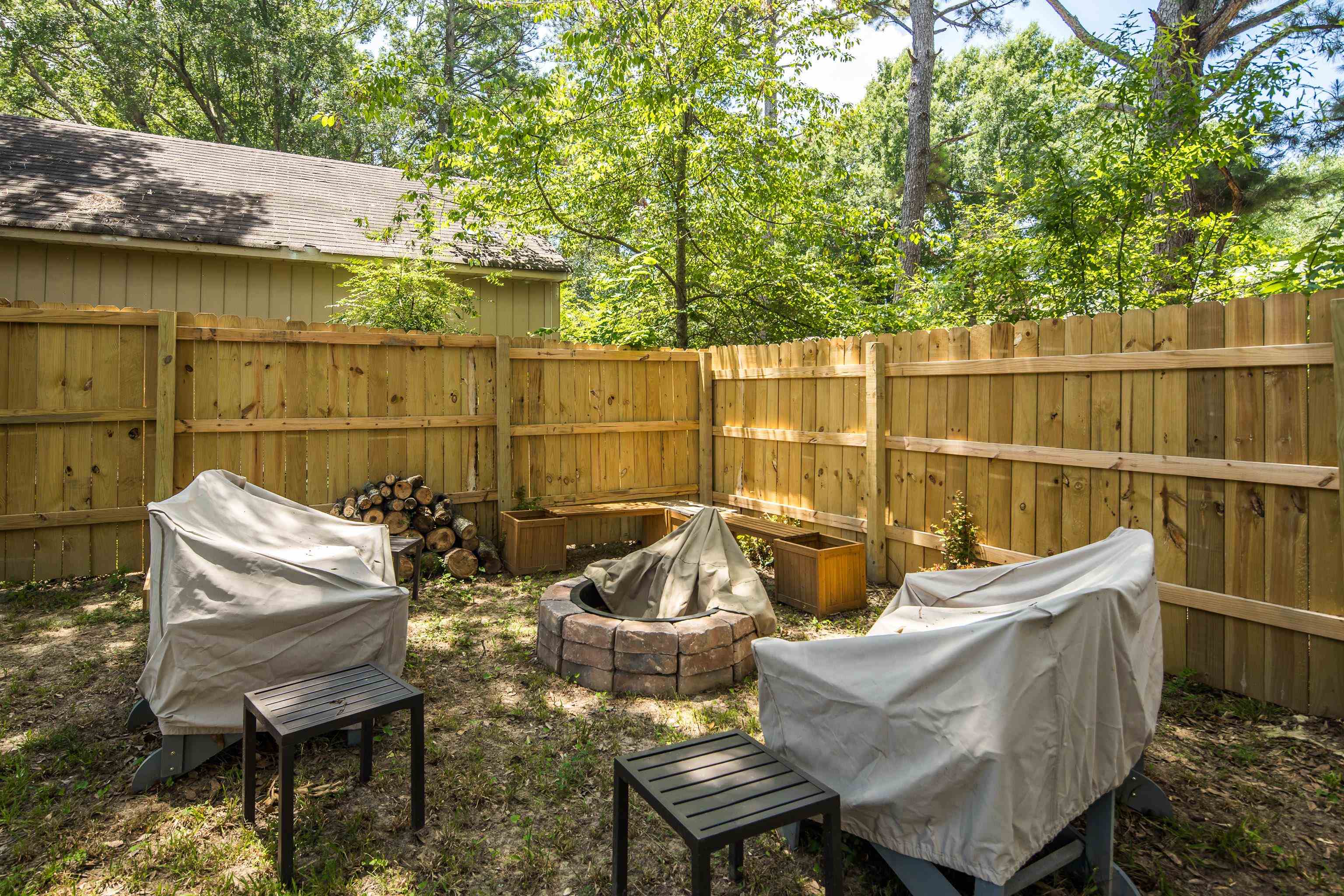 1137 Greenview Road Collierville, TN 38017 - Photo 31 of 35 a view of a chairs and table on the terrace