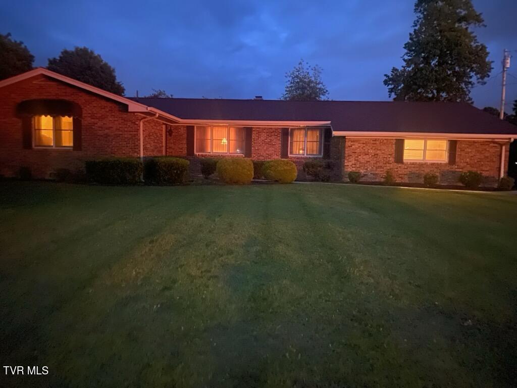 424 Jonesboro Road Piney Flats, TN 37686 - Photo 93 of 98 Front elevation at night