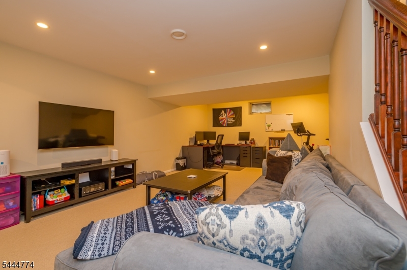9 Mission Hills Road Annandale, NJ 08801 - Photo 19 of 20
