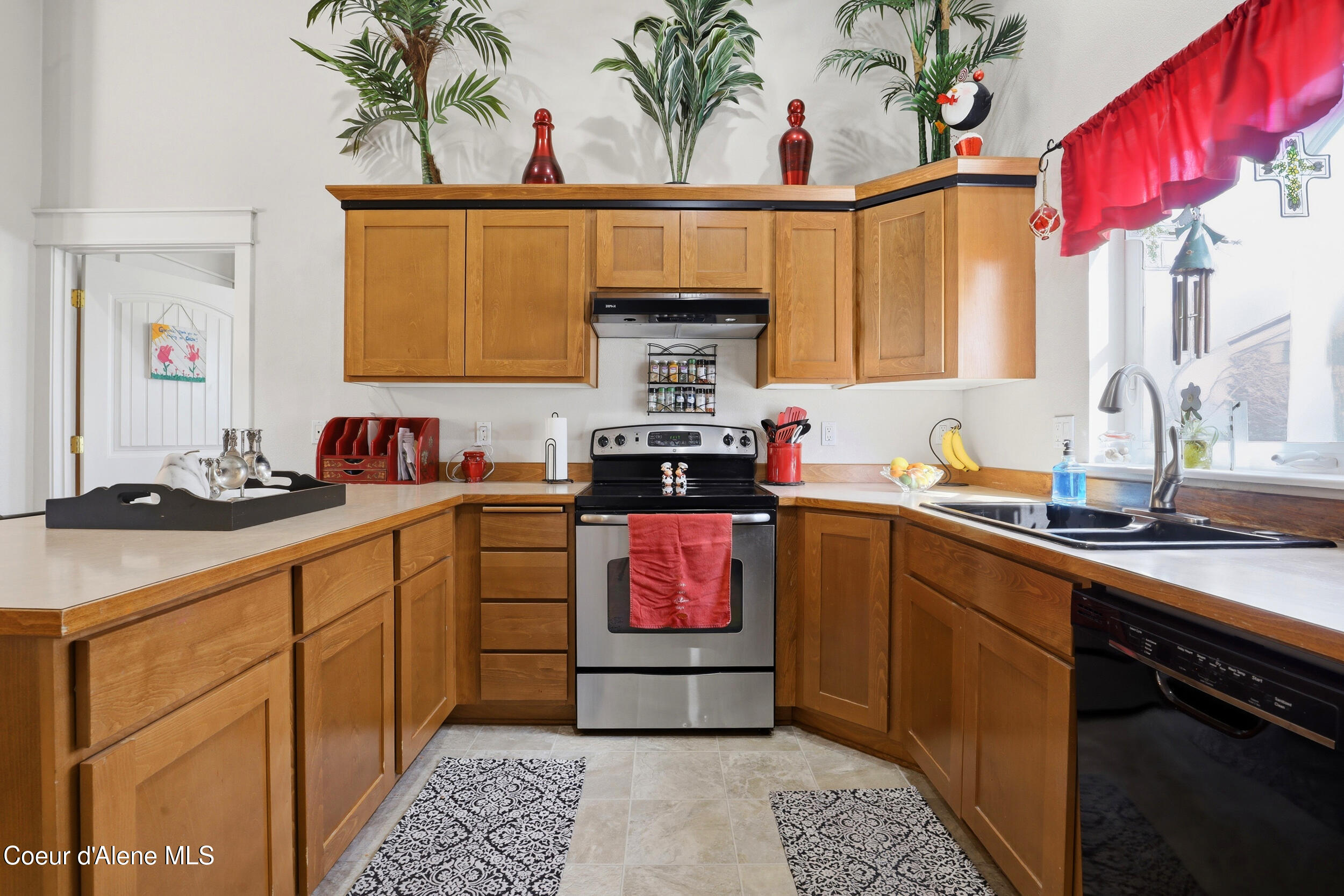 6460 West Majestic Avenue Rathdrum, ID 83858 - Photo 14 of 37 Kitchen