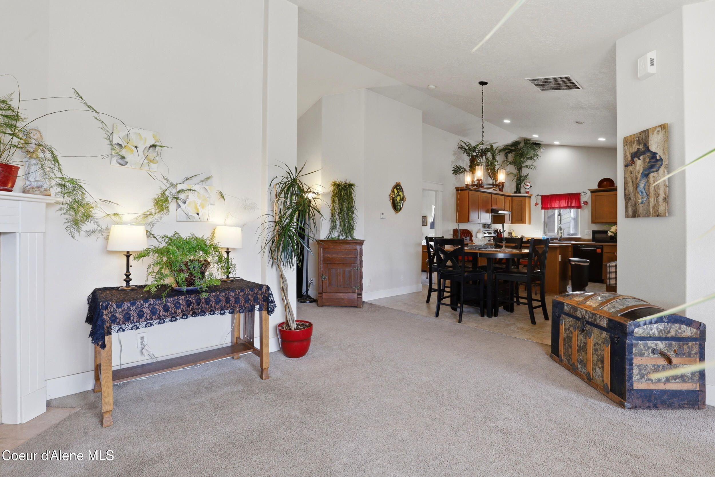 6460 West Majestic Avenue Rathdrum, ID 83858 - Photo 18 of 37 Living Room