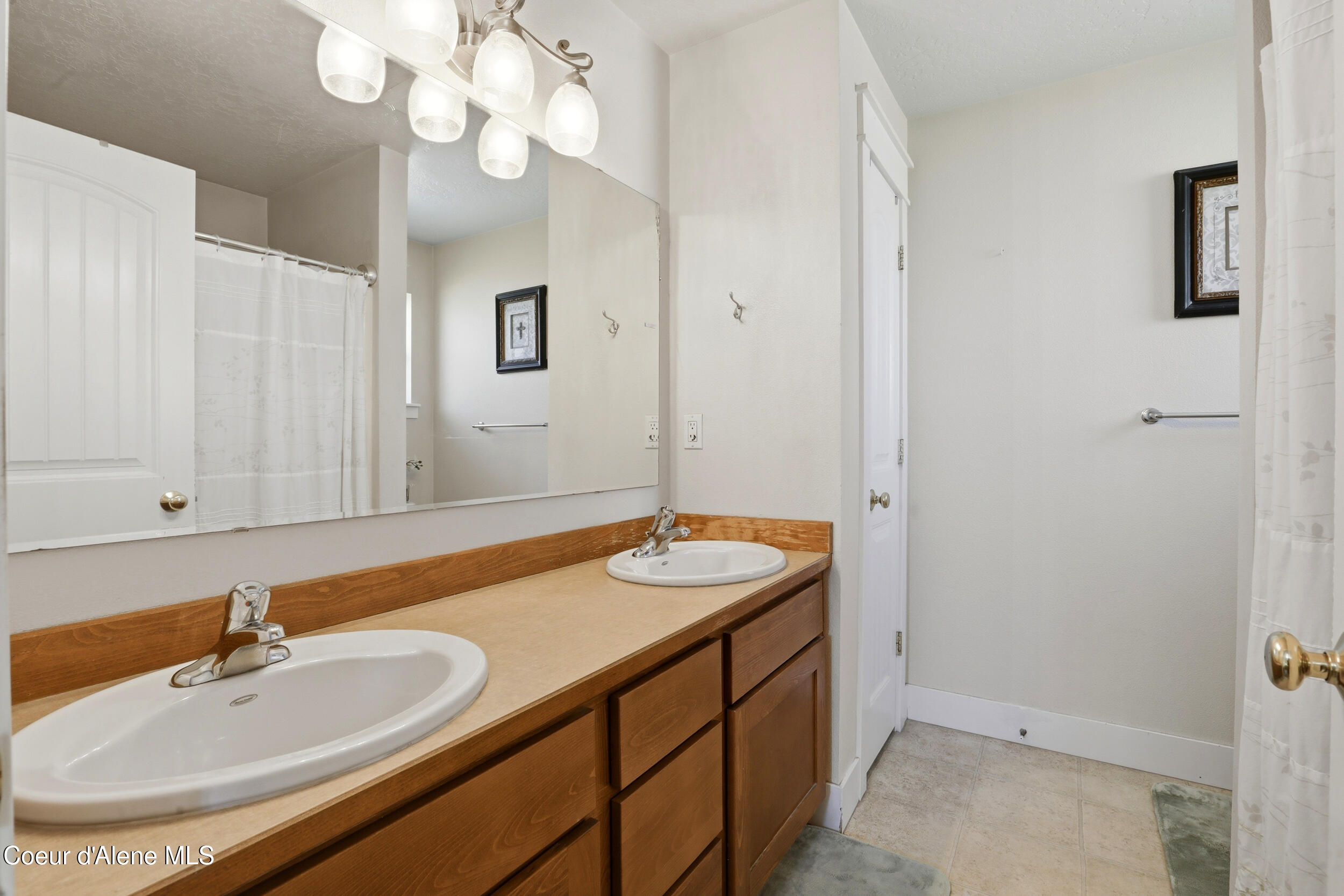 6460 West Majestic Avenue Rathdrum, ID 83858 - Photo 21 of 37 Ensuite Bath