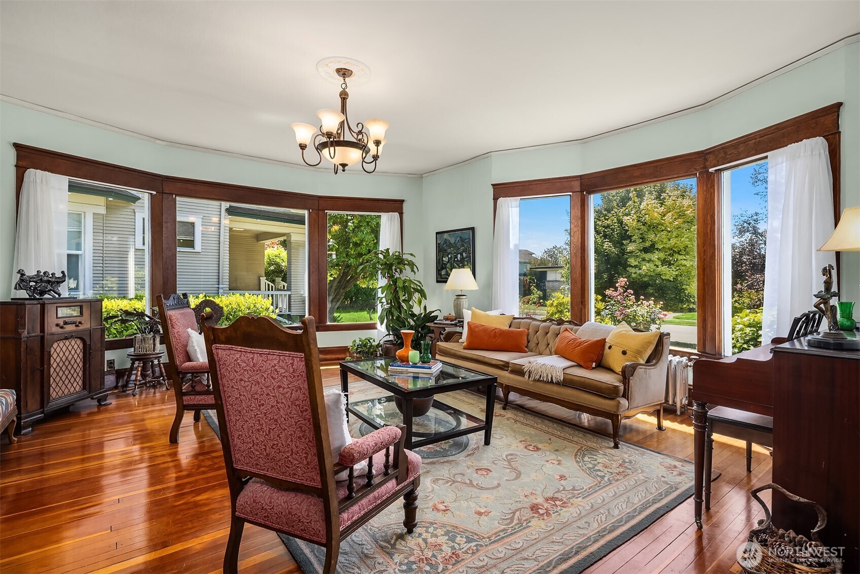 2415 Rucker Avenue Everett, WA 98201 - Photo 8 of 38