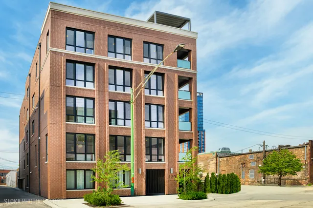 $2,199,000 | 116 North Willard Court, Unit 301, Chicago, IL 60607