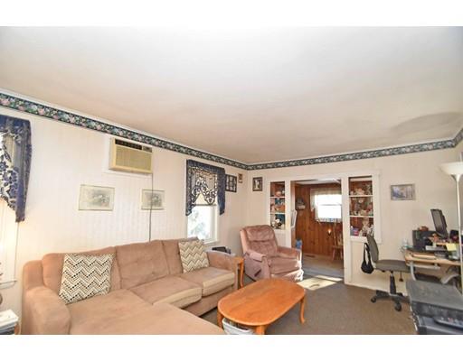 33 Crillon Road Worcester, MA 01605 - Photo 2 of 10