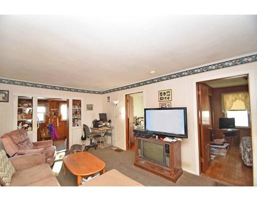 33 Crillon Road Worcester, MA 01605 - Photo 3 of 10