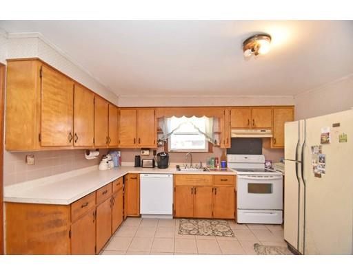 33 Crillon Road Worcester, MA 01605 - Photo 4 of 10