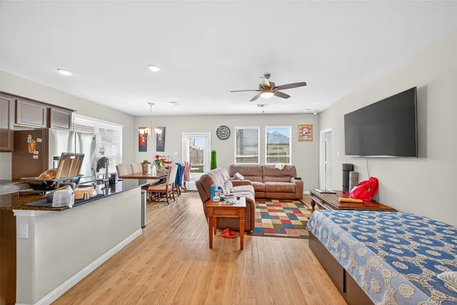 $1,999 | 1916 Acklen Run Drive, Rosharon, TX 77583