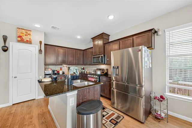 $1,999 | 1916 Acklen Run Drive, Rosharon, TX 77583