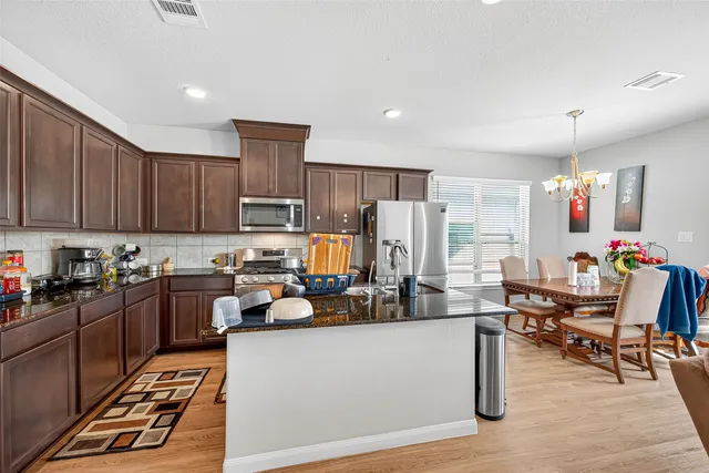 $1,999 | 1916 Acklen Run Drive, Rosharon, TX 77583