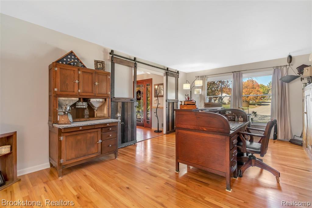 811 Croydon Road Rochester Hills, MI 48309 - Photo 6 of 47