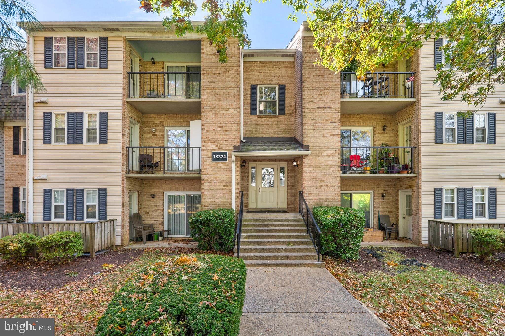 18324 Streamside Drive, Unit 102 Gaithersburg, MD 20879 - Photo 1 of 20