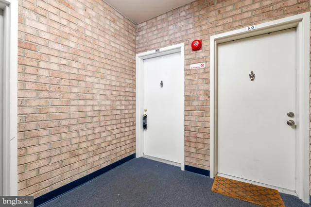 $185,000 | 18324 Streamside Drive, Unit 102, Gaithersburg, MD 20879