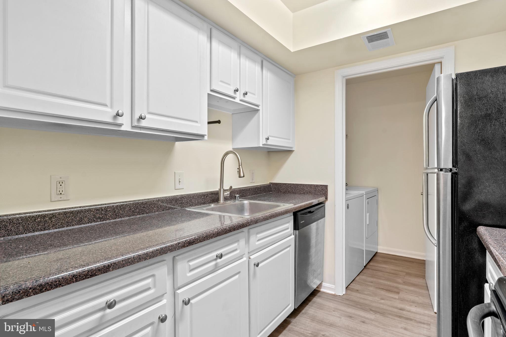 18324 Streamside Drive, Unit 102 Gaithersburg, MD 20879 - Photo 9 of 20