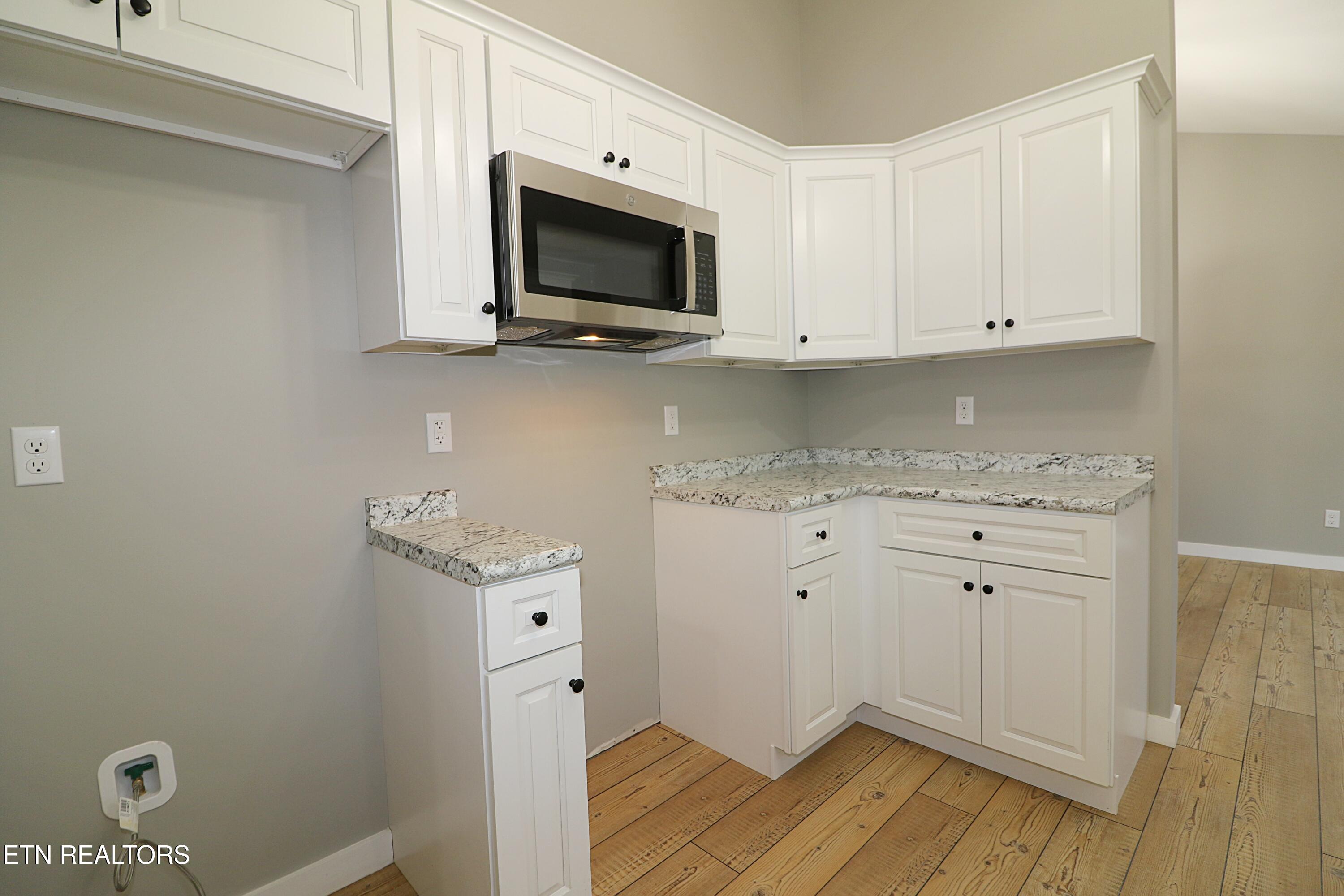 595 Taylon Lane Oneida, TN 37841 - Photo 14 of 41 094A0158
