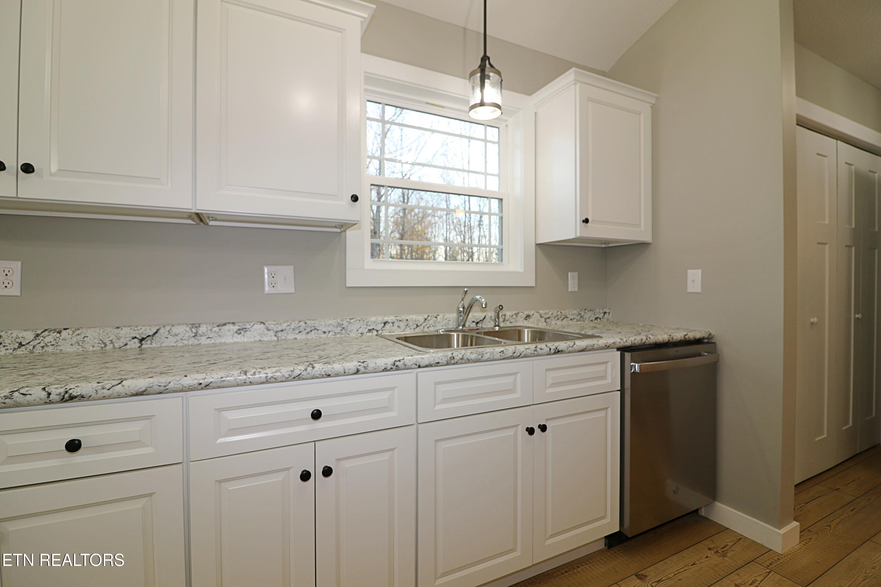 595 Taylon Lane Oneida, TN 37841 - Photo 16 of 41 094A0160
