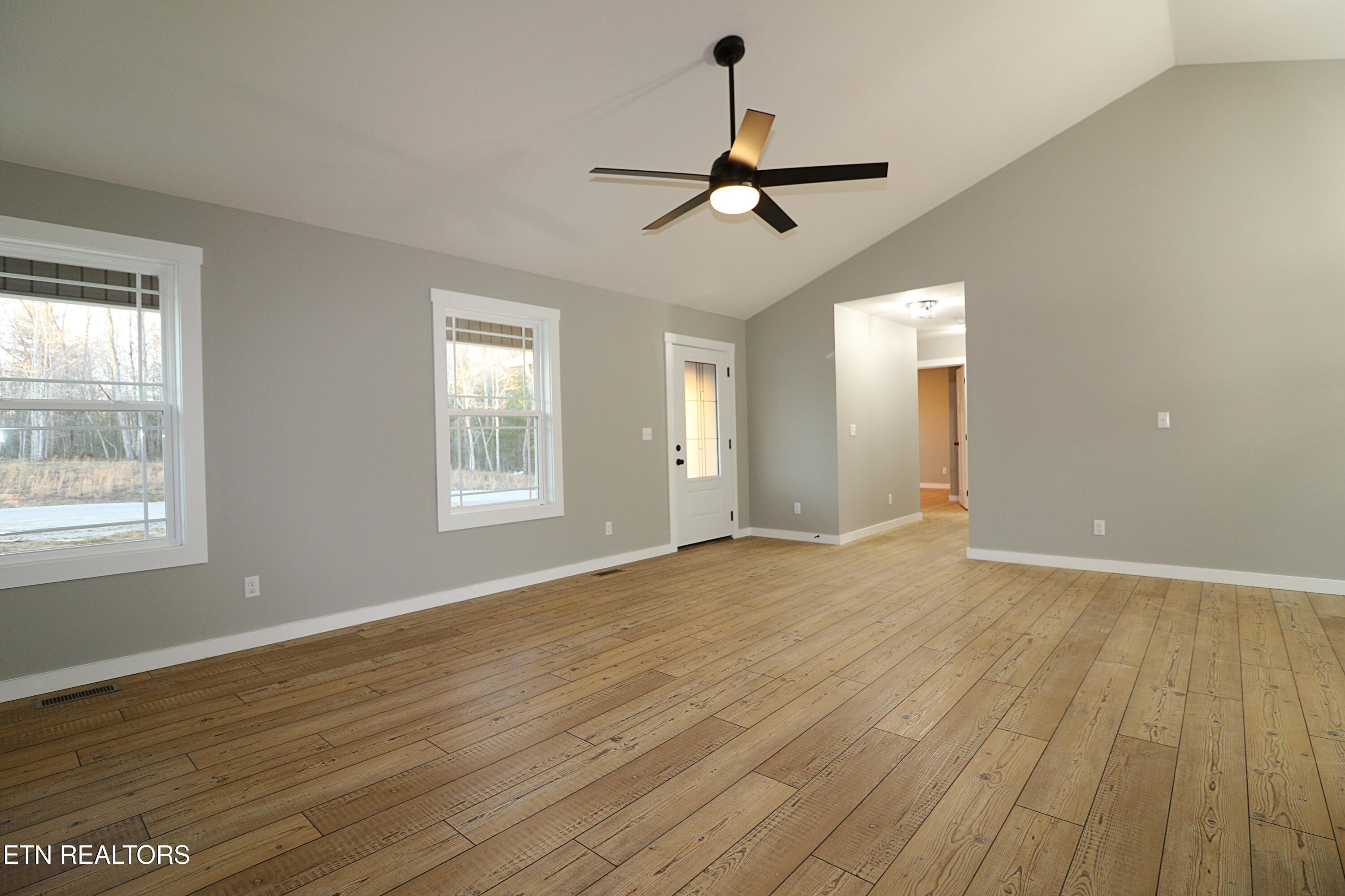 595 Taylon Lane Oneida, TN 37841 - Photo 5 of 41 094A0153