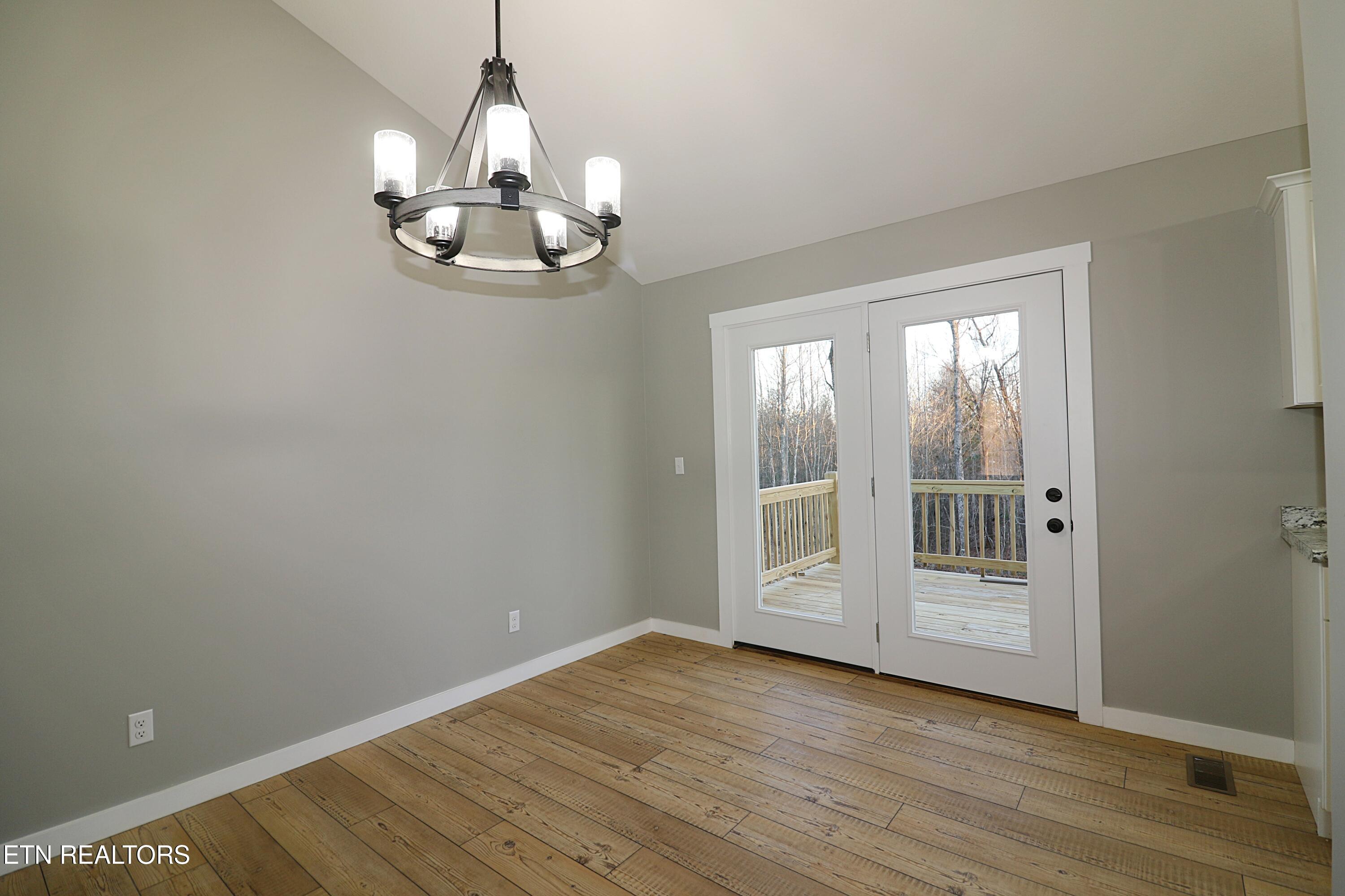 595 Taylon Lane Oneida, TN 37841 - Photo 6 of 41 094A0154