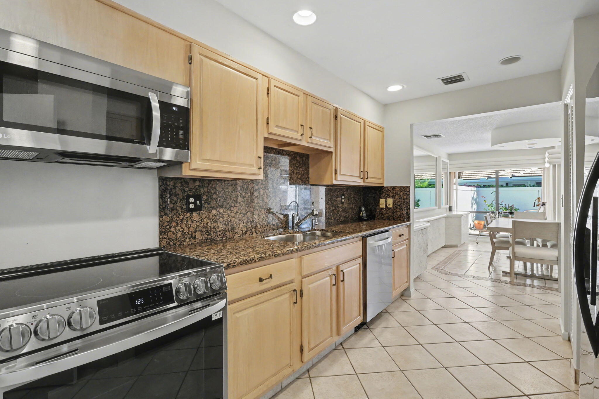 20516 Linksview Way Boca Raton, FL 33434 - Photo 19 of 48 Kitchen