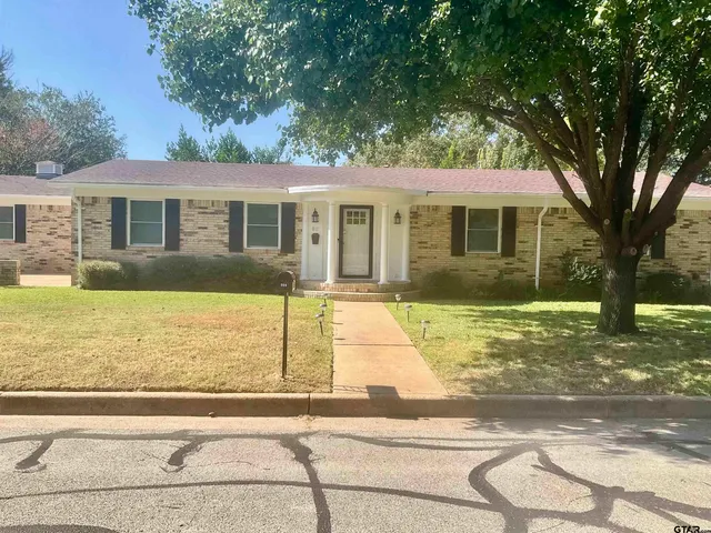 $1,900 | 811 South Mahon Avenue, Tyler, TX 75701