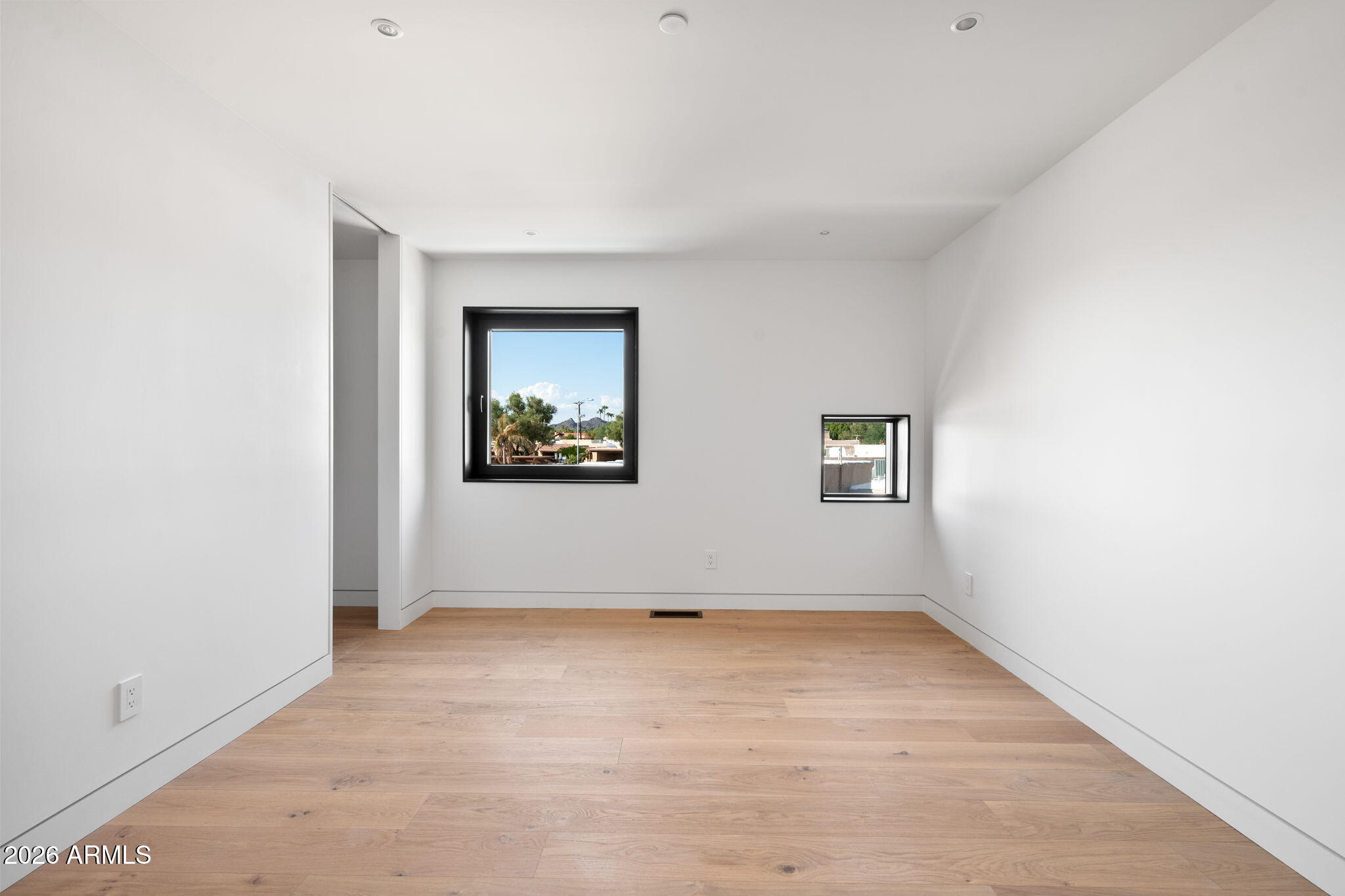 1740 East Ocotillo Road, Unit 4 Phoenix, AZ 85016 - Photo 16 of 16 25-web-or-mls-DSC_7933