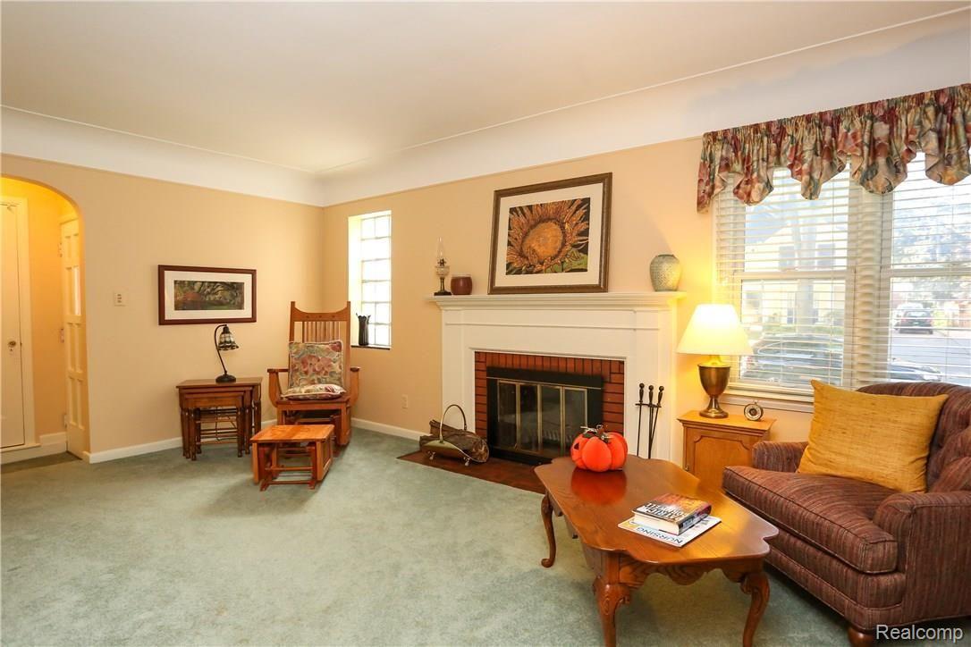 1936 Franklin Road Berkley, MI 48072 - Photo 4 of 44 Franklin-4-2.jpg