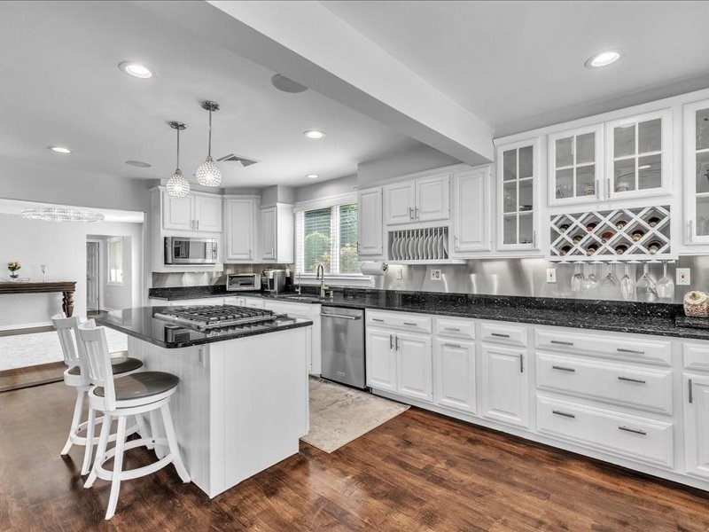 6 Strathmore Road North Dartmouth, MA 02747 - Photo 20 of 42