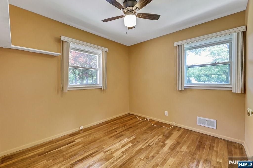 36 Benton Road Paramus, NJ 07652 - Photo 13 of 27