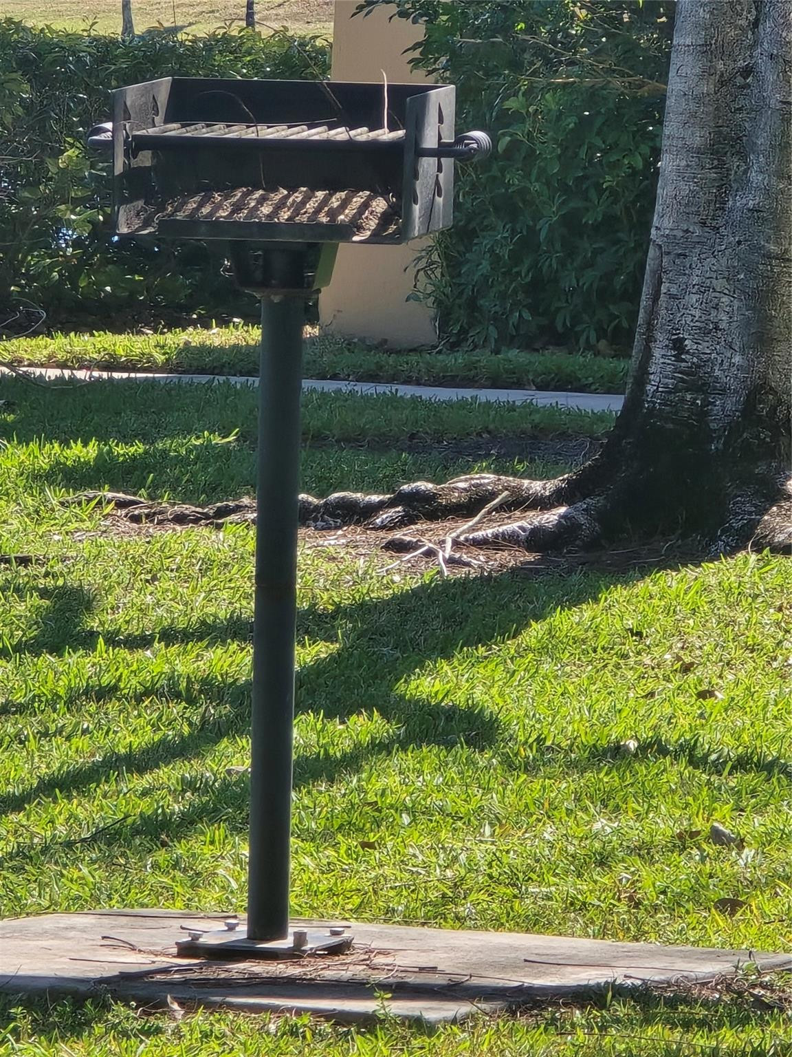 7970 North Nob Hill Road, Unit 205 Tamarac, FL 33321 - Photo 18 of 28 Barbecue Grill