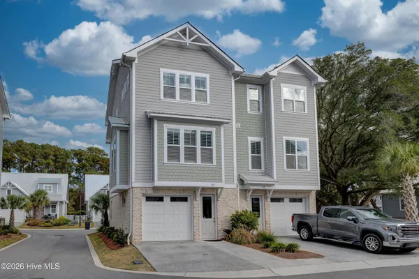 $3,200 | 1817 Bungalow Row, Wilmington, NC 28409