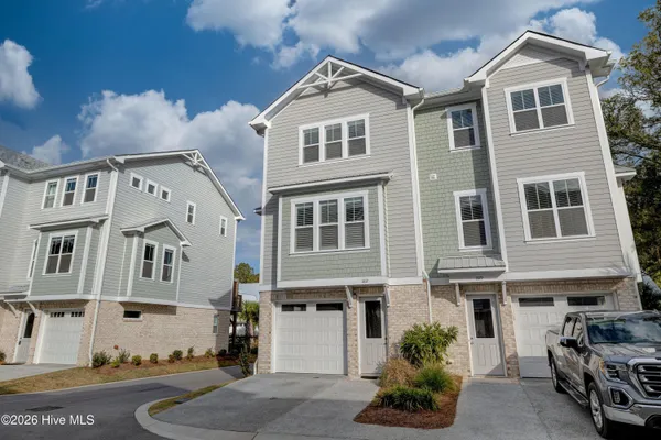 $3,200 | 1817 Bungalow Row, Wilmington, NC 28409