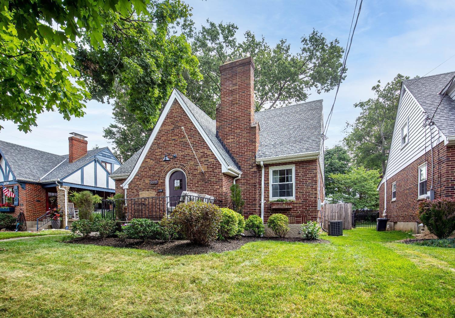 3868 Settle Road Mariemont, OH 45227 - Photo 2 of 38 Gallery Image 2