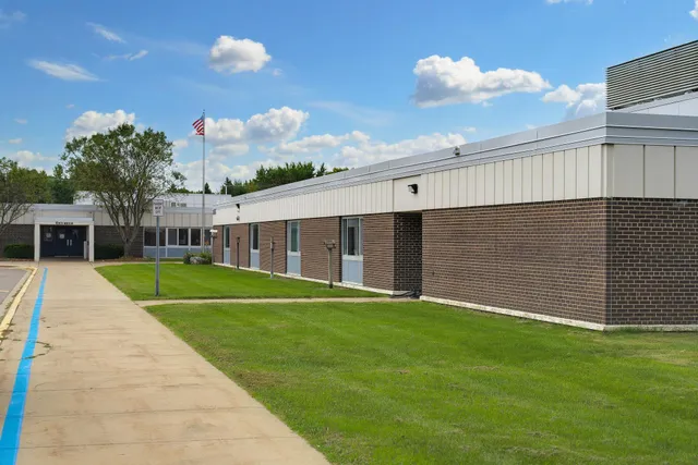 $499,000 | 1055 Adamstown Drive, Rosemount, MN 55068