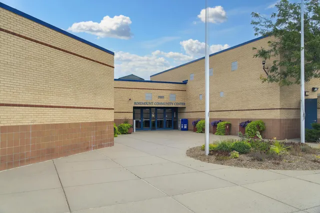 $499,000 | 1055 Adamstown Drive, Rosemount, MN 55068