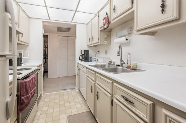 $230,000 | 937 Heritage Court, Unit 201, Mequon, WI 53092