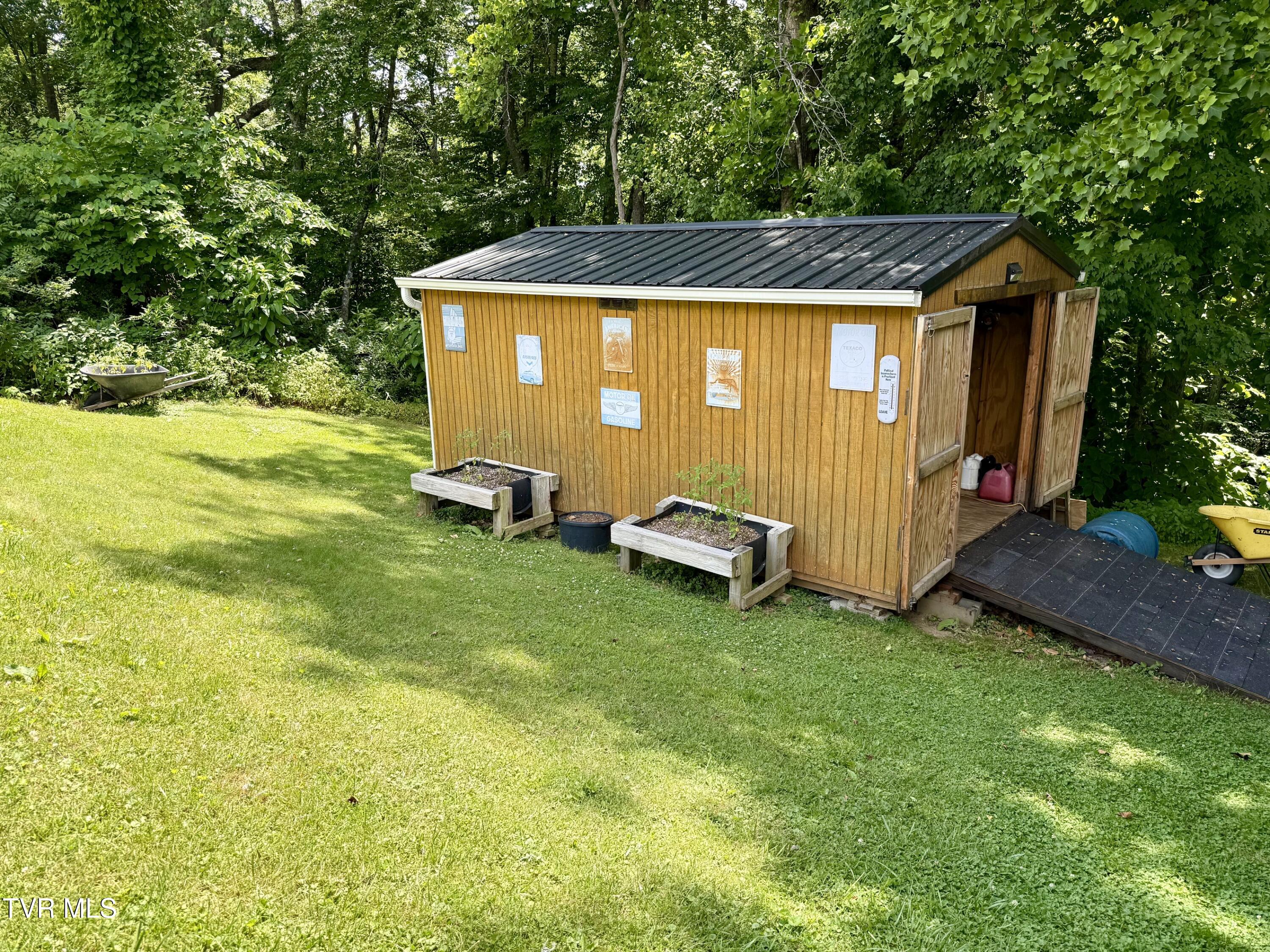 5209 Spotswood Road Norton, VA 24273 - Photo 22 of 31 5