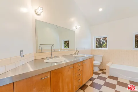 $1,995,000 | 855 Sunset Avenue, Venice, CA 90291