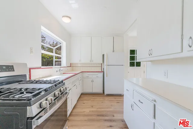 $1,995,000 | 855 Sunset Avenue, Venice, CA 90291