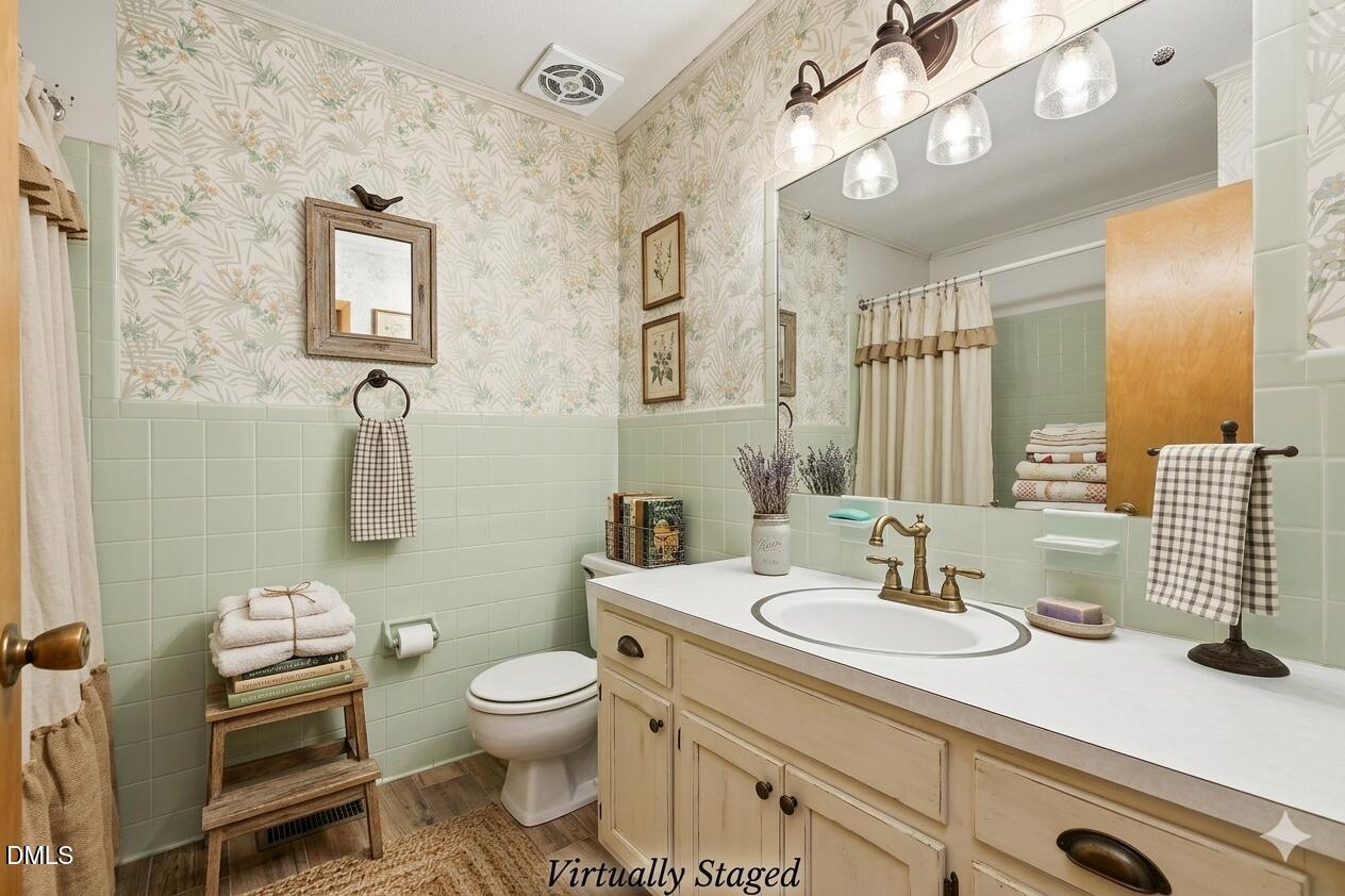 609 Canterbury Road Sanford, NC 27330 - Photo 6 of 38 Bathroom