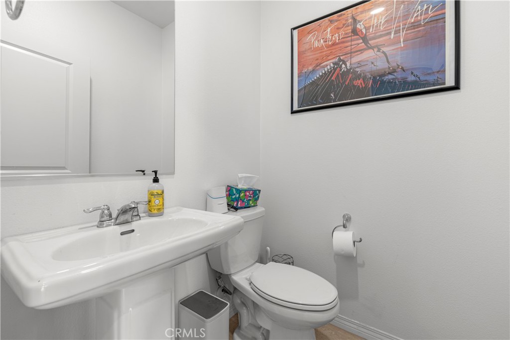2476 Gunner Ridge Way Rialto, CA 92377 - Photo 15 of 34