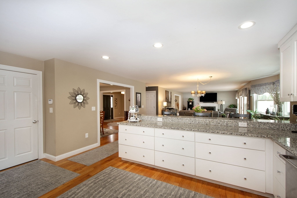 10 Jensen Farm Road Braintree, MA 02184 - Photo 13 of 42