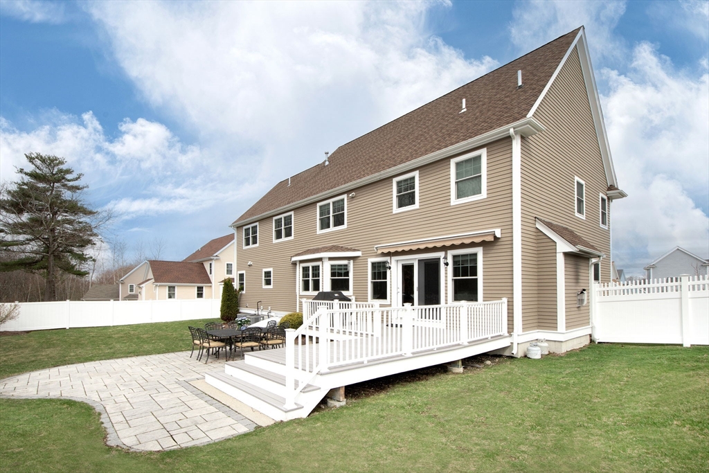 10 Jensen Farm Road Braintree, MA 02184 - Photo 5 of 42