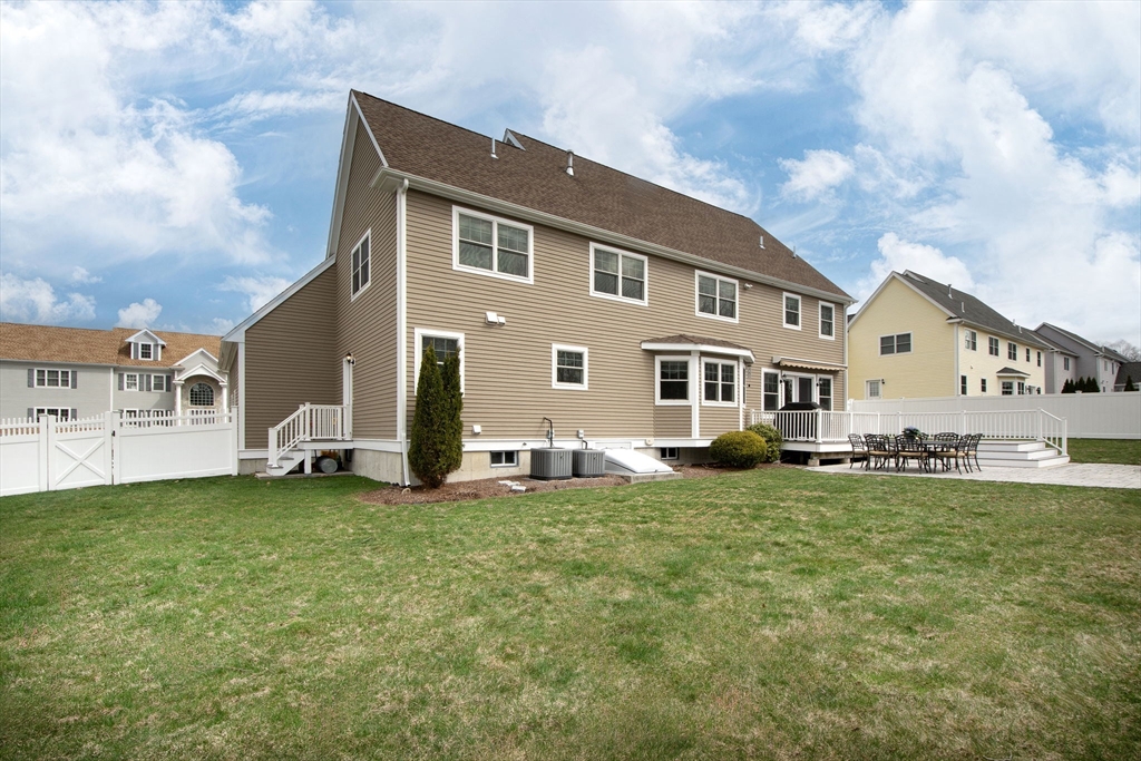 10 Jensen Farm Road Braintree, MA 02184 - Photo 8 of 42