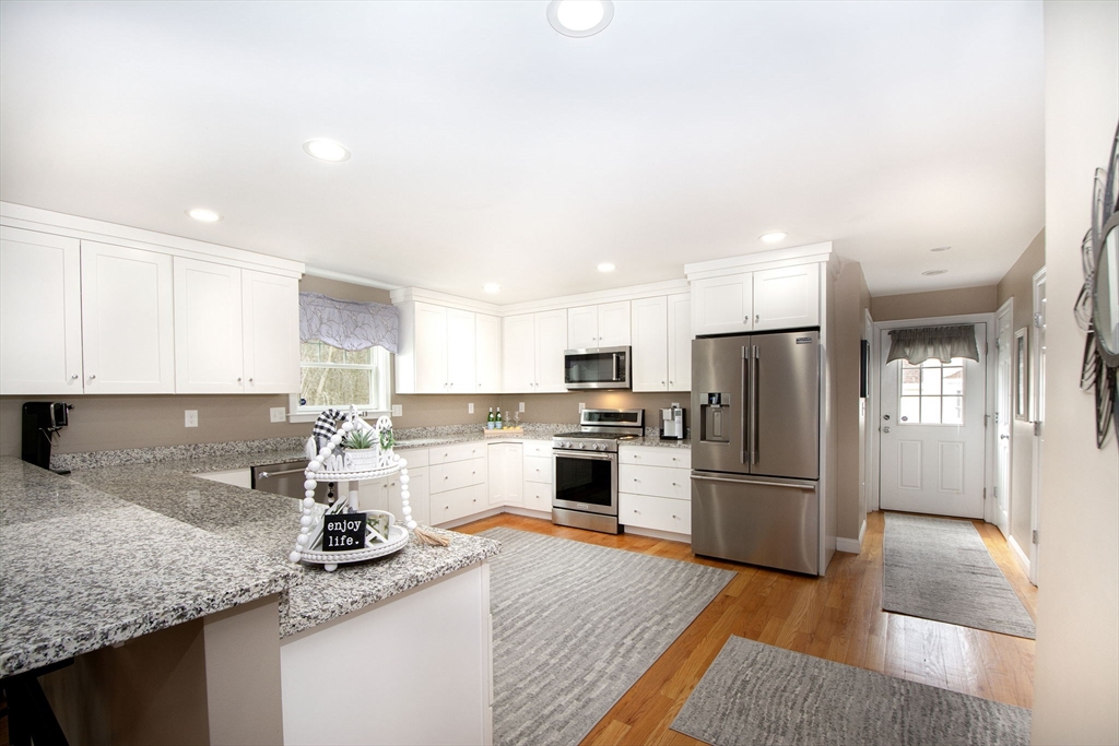 10 Jensen Farm Road Braintree, MA 02184 - Photo 10 of 42