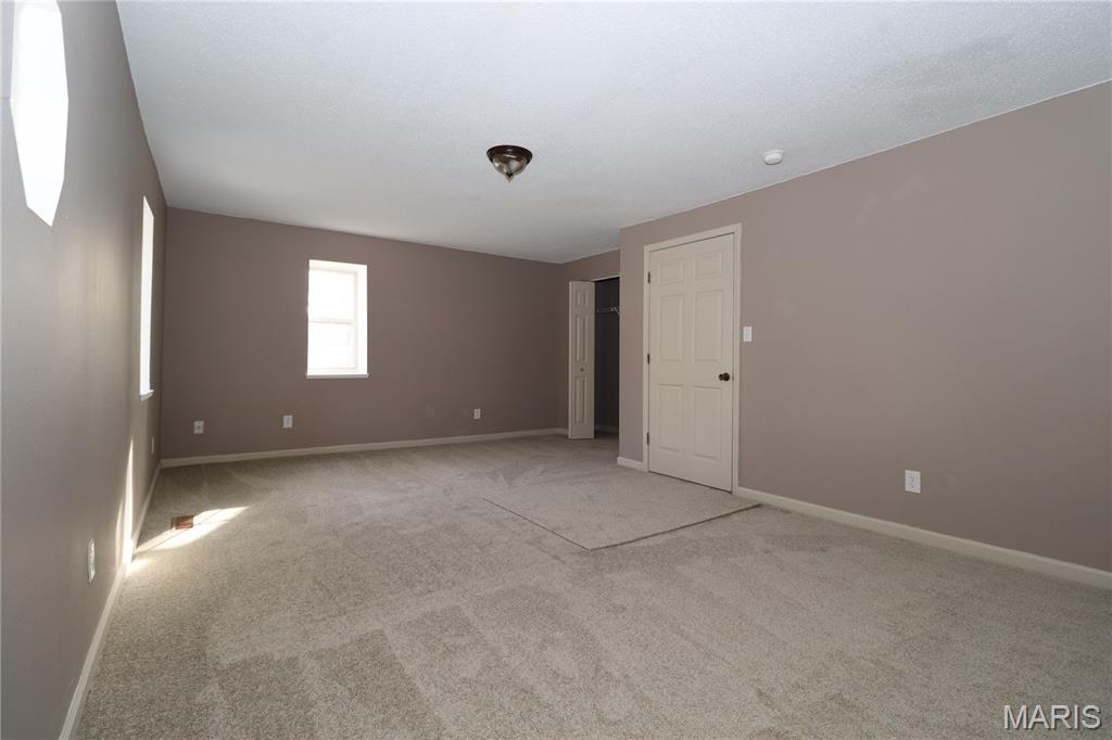 1205 East 4th Street Alton, IL 62002 - Photo 5 of 24