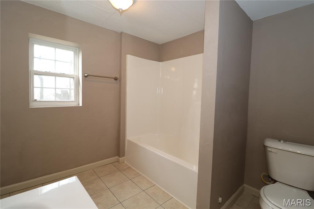 1205 East 4th Street Alton, IL 62002 - Photo 9 of 24